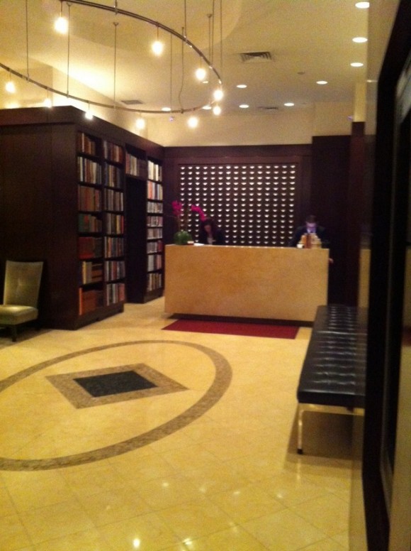 Blog Mélo l'imparfaite Library Hotel lobby
