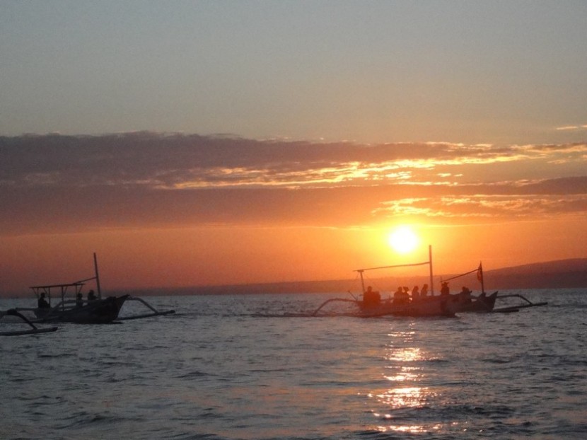 Blog mode Mélo l'imparfaite Voyage Bali Lovina dauphins bateaux lever du soleil