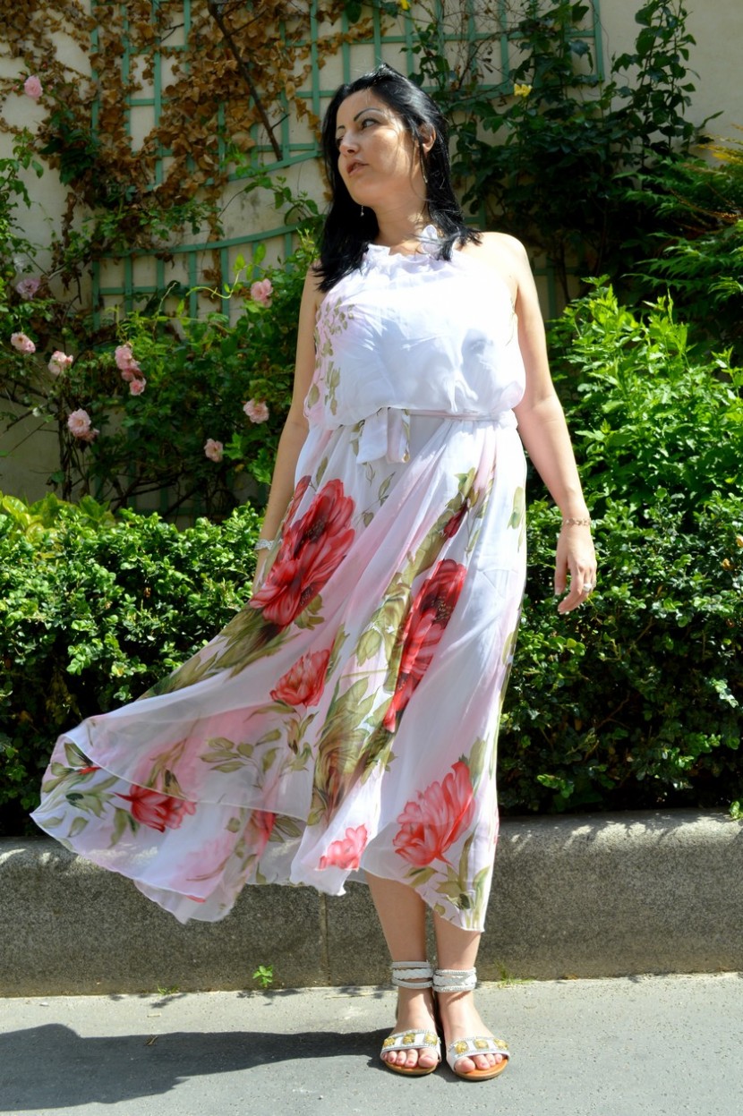 Blog mode Mélo l'imparfaite robe fleurie Dxmall en pied