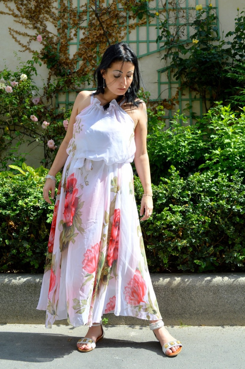 Blog mode Mélo l'imparfaite robe volante fleurie Dxmall en pied 2