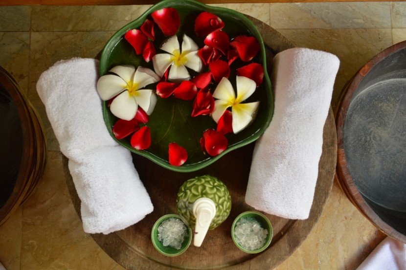 Blog mode melolimparfaite hotel komaneka monkey forest ubud bain de pieds spa