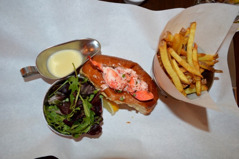 Blog lifestyle melolimparfaite Restaurant Les pinces lobster roll